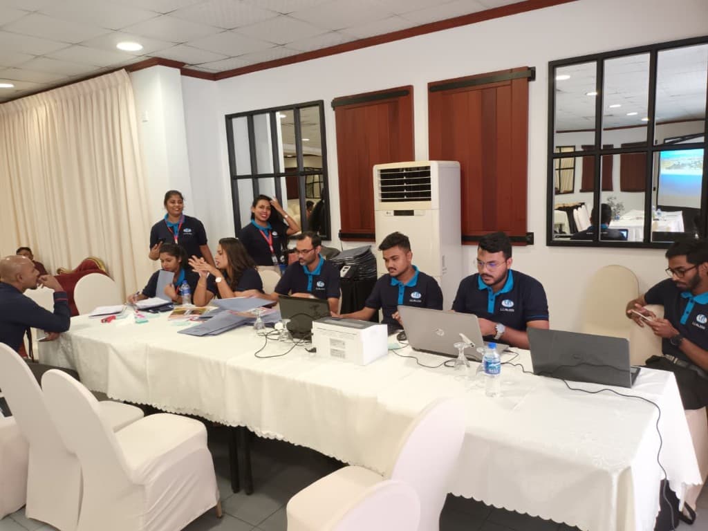 Large group of candidates at Turkey recruitment drive